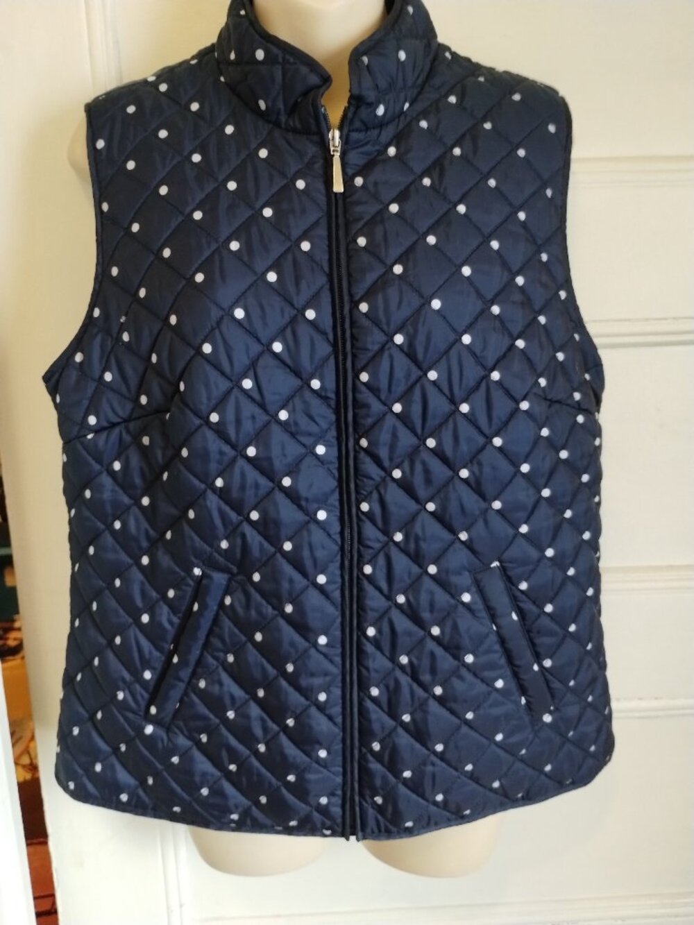 Karen Scott vest SZ medium navy withe